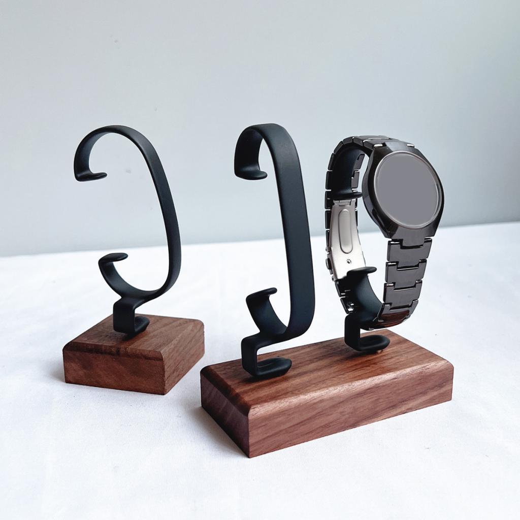 C Shaped Watch Display Stand S - Jewelry And Watches Inc 评论和价格