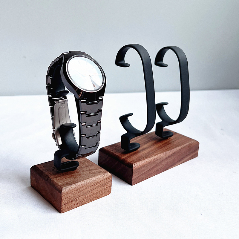 Wooden C-Shaped Watch Holder J - Jewelry And Watches Inc 评论和价格